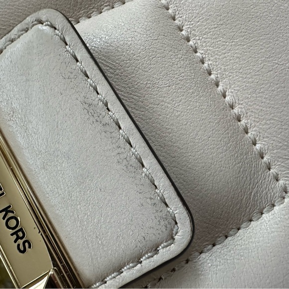 Michael Kors Quilted Chain Shoulder Bag Elegant Great Buy - Picture 5 of 16